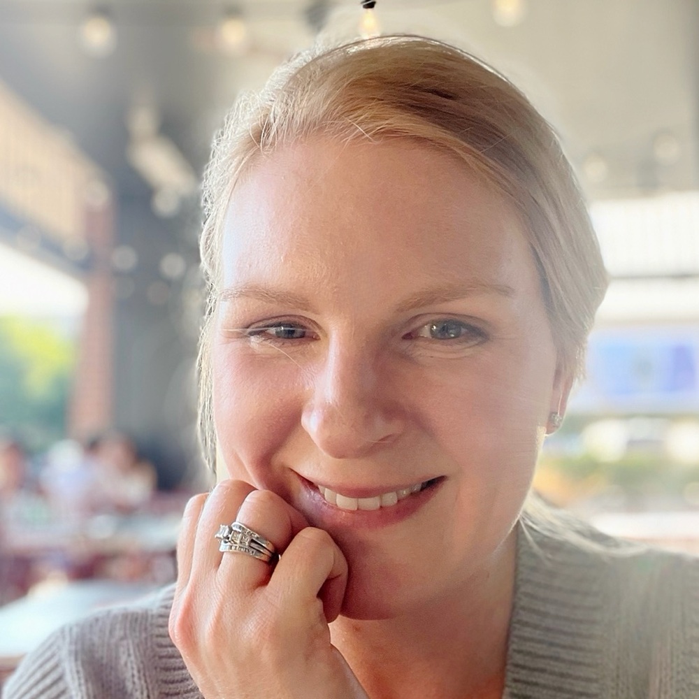 Meet your Posher, Angela